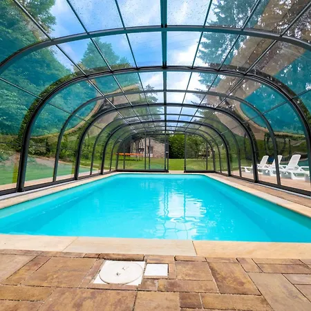 With A Covered Pool, Park, And Playground Willa Svoboda nad Úpou