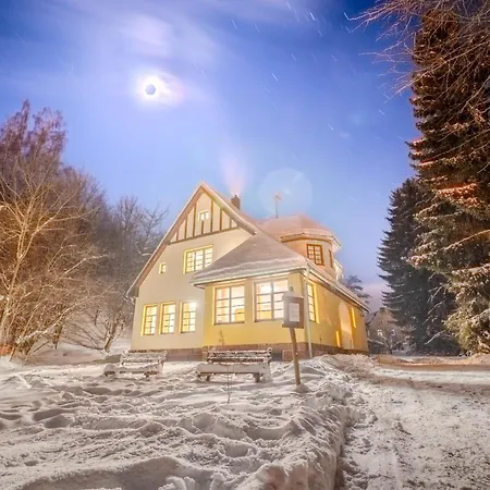 Villa With A Covered Pool, Park, And Playground Svoboda nad Upou